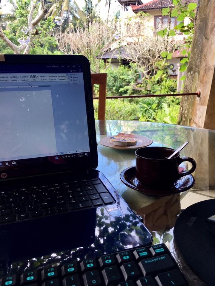 18275129_10212704949558002_5311297076256825873_n (1).jpg