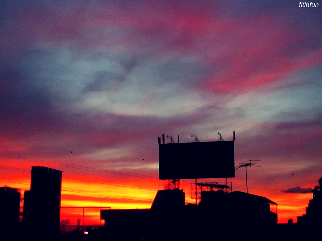 orange sunset purple streaks golden hour photography bangkok thialand fitifun.jpg