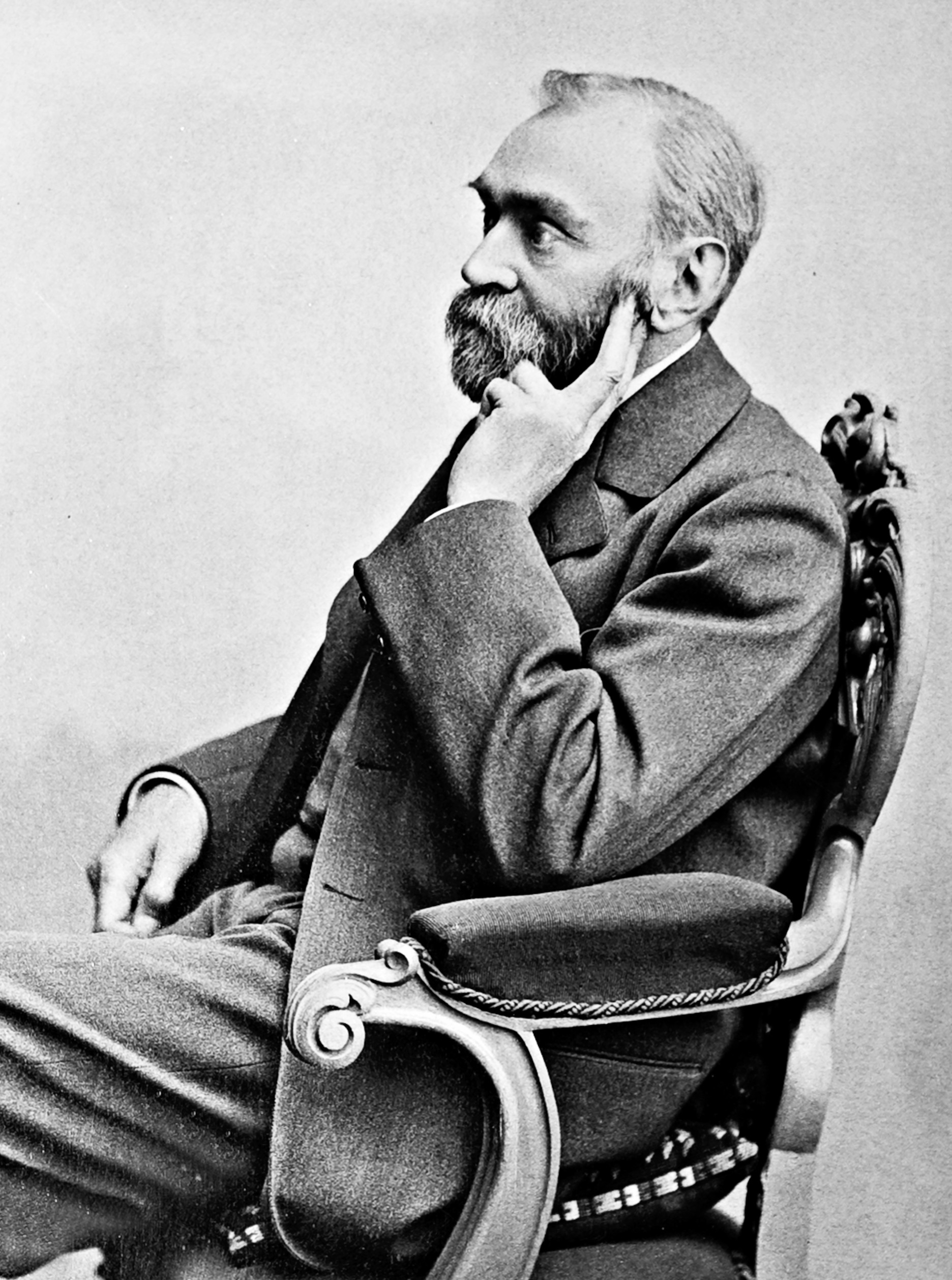 AlfredNobel_adjusted.jpg