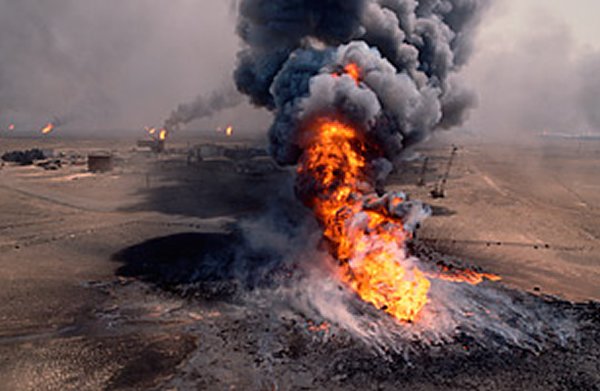 10-Most-Horrific-Man-Made-Disasters-In-History-Surprising-The-Kuwait-Oil-Fires-Disaster.jpg