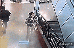 8a697a00gy1fmoga3nssyg206y04inpd.gif