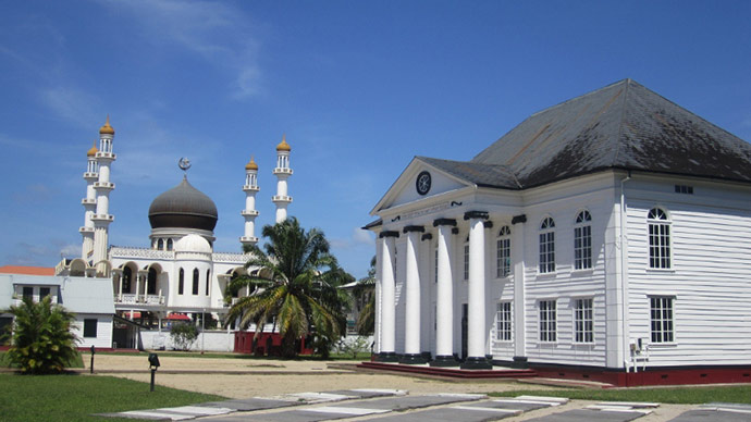 Steemit Interglobal Surinam synagogue 1.jpg