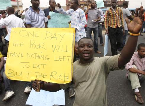Nigeria-fuel-price-protest-turns-violent-51PQQPE-x-large.jpg