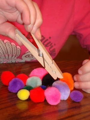 7b748d60353709829f9874a12f43f8ba--pompoms-clothespins.jpg