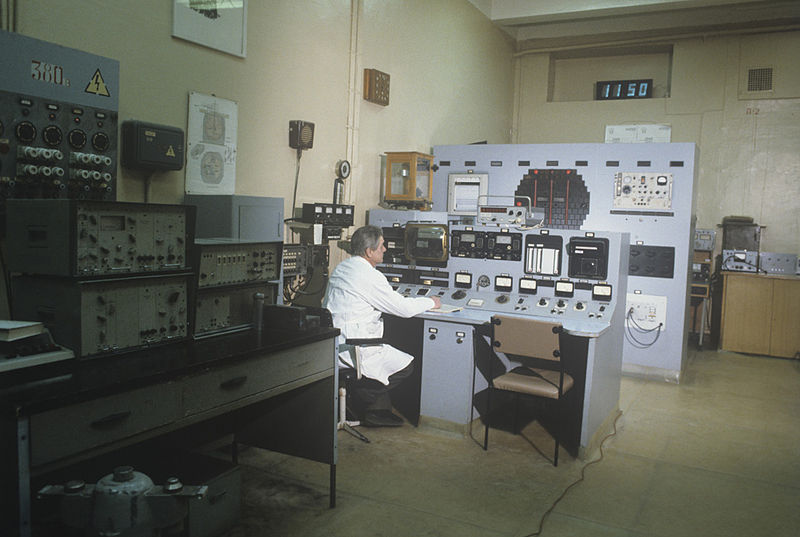 800px-RIAN_archive_500897_Control_panel_of_the_first_Russian_nuclear_reactor.jpg