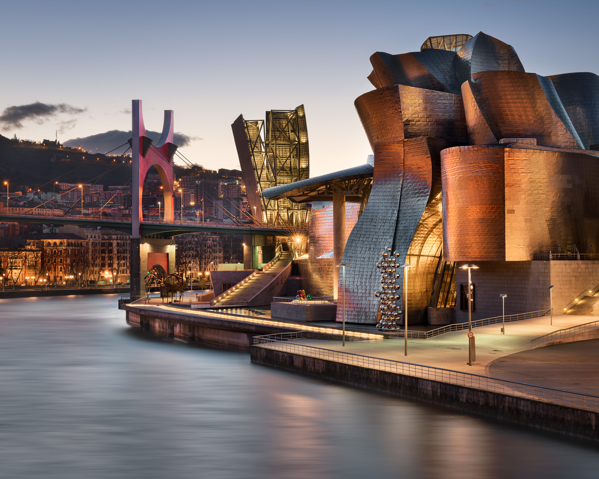 Salbeko-Zubia-Bridge-and-Guggenheim-Museum-in-the-Morning-Bilbao-Spain.jpg