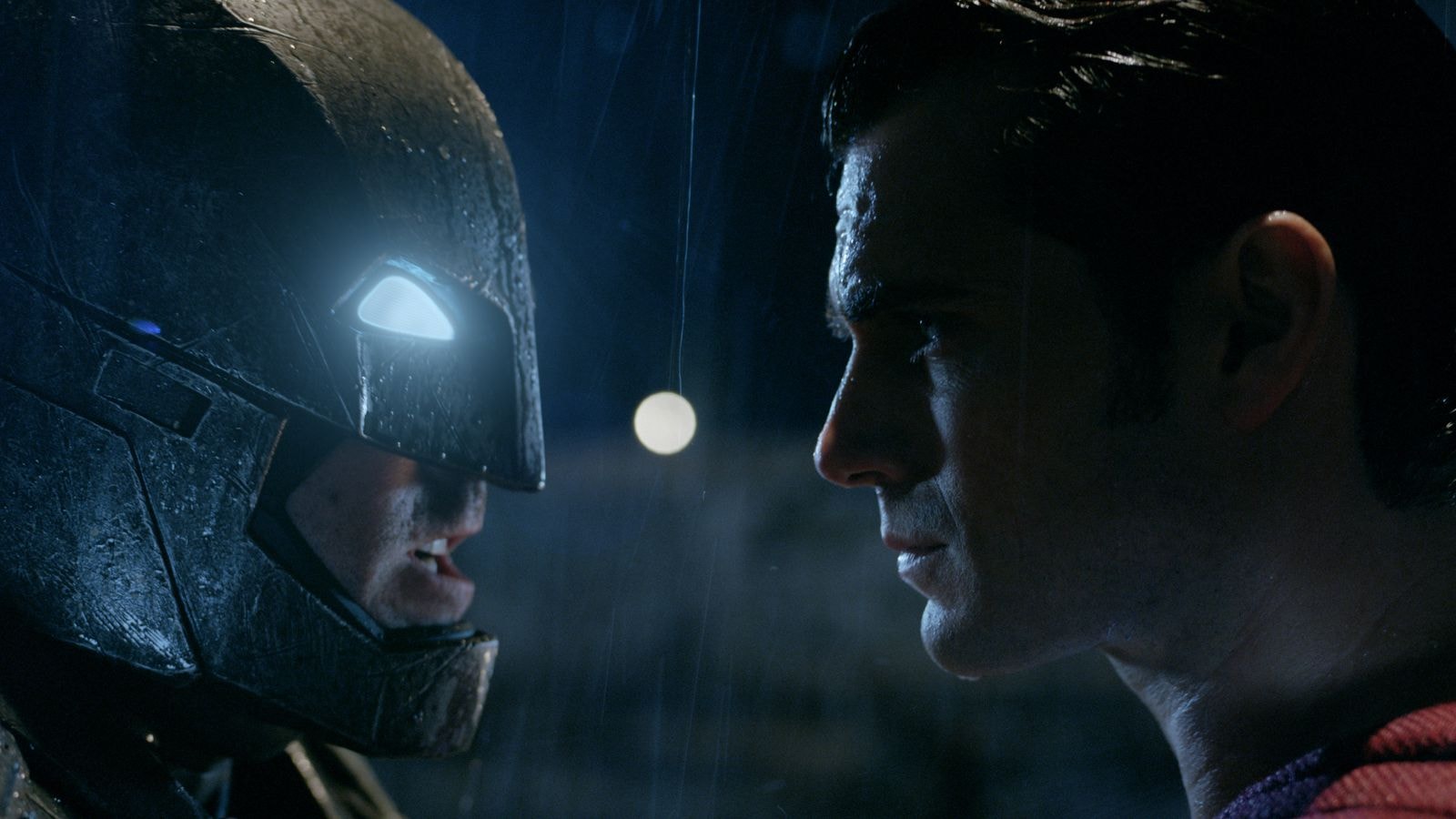 batman-superman-dawn-justice-affleck-cavill-face-off.jpg