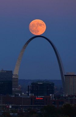 Blue moon, supermoon, total lunar eclipse rolled into one Wednesday morning.jpg