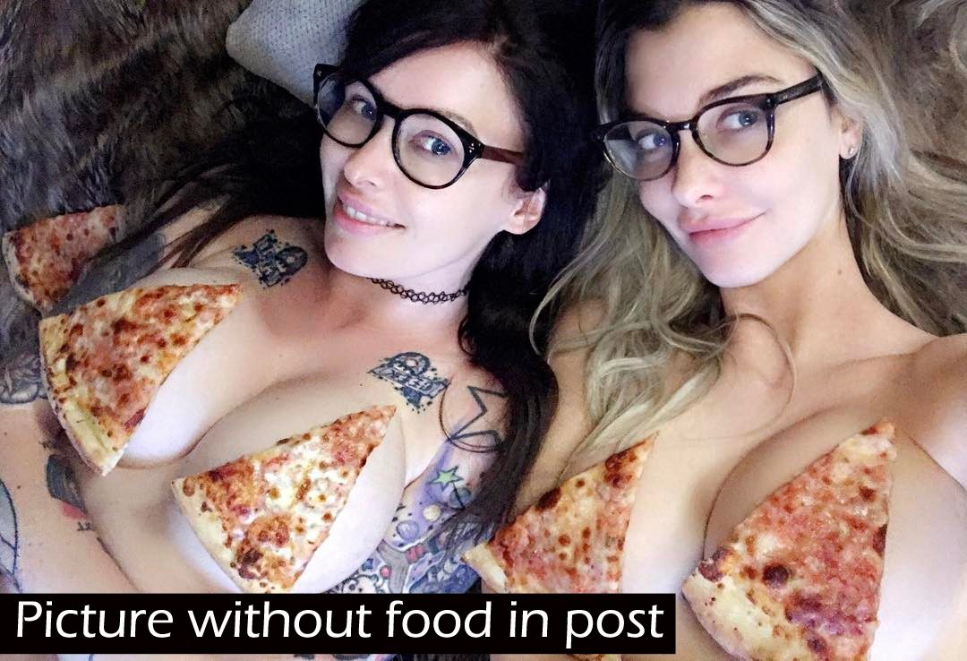 pizza girls 01.jpg