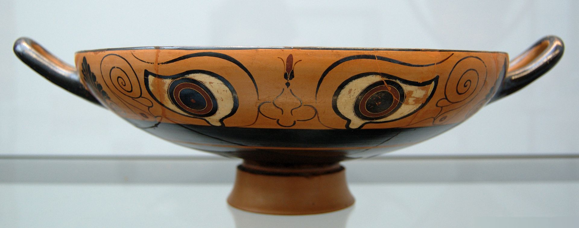 Crete eye-cup, 515 BC.jpg