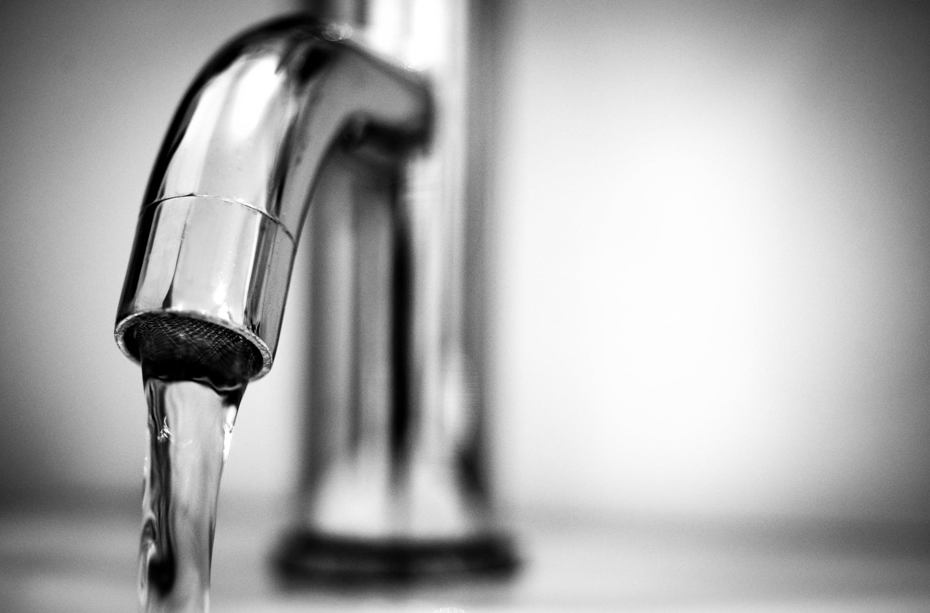 water-tap-black-and-white-macro-615326.jpeg