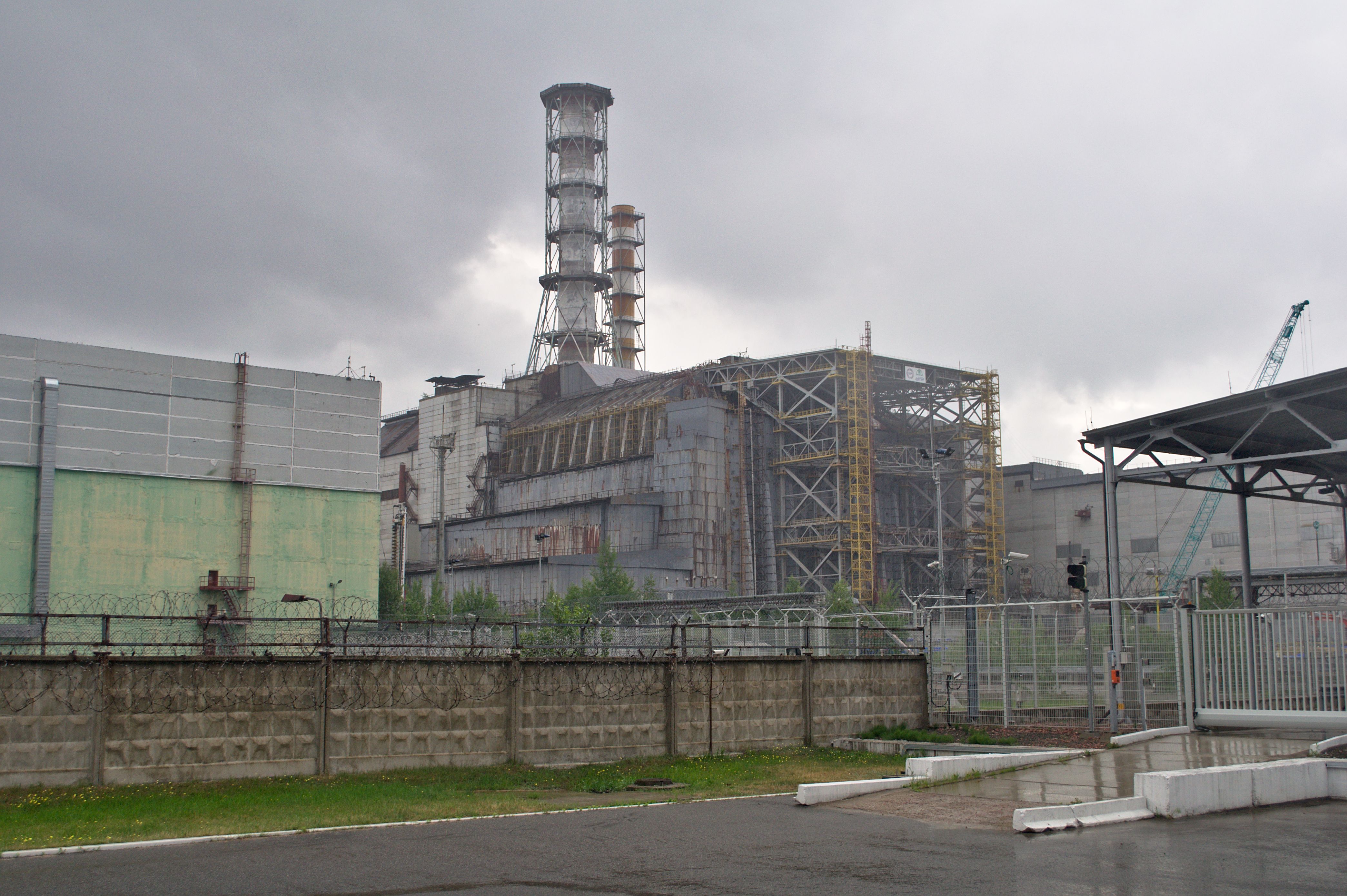 Chernobyl_-_power_plant_-_reactor_4_02.jpg