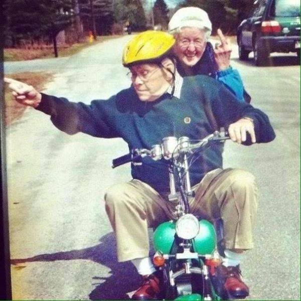 T0xjpAmBSjCoVTTOSVvC_Grandparents Motorcycle Finger Up.jpg