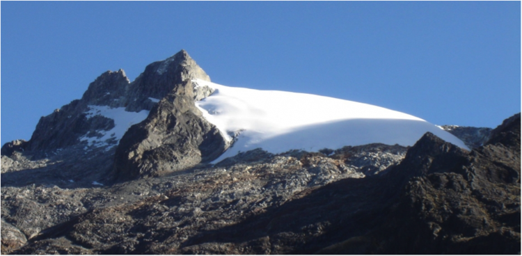 Pico Humboldt y el glaciar La Corona, el último que queda en el país