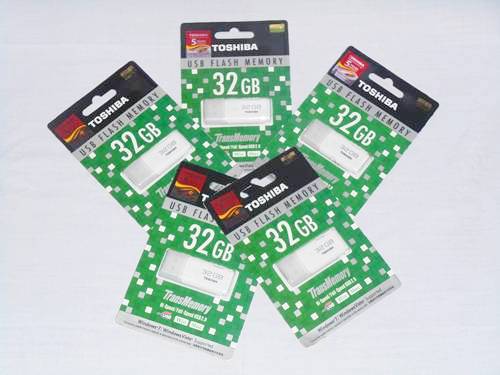 Flashdisk-TOSHIBA-32gb.jpg