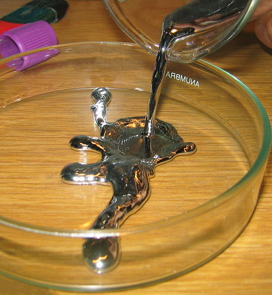 553px-Pouring_liquid_mercury_bionerd.jpg