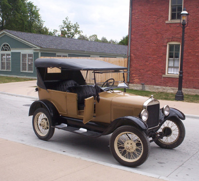 Late_model_Ford_Model_T.jpg