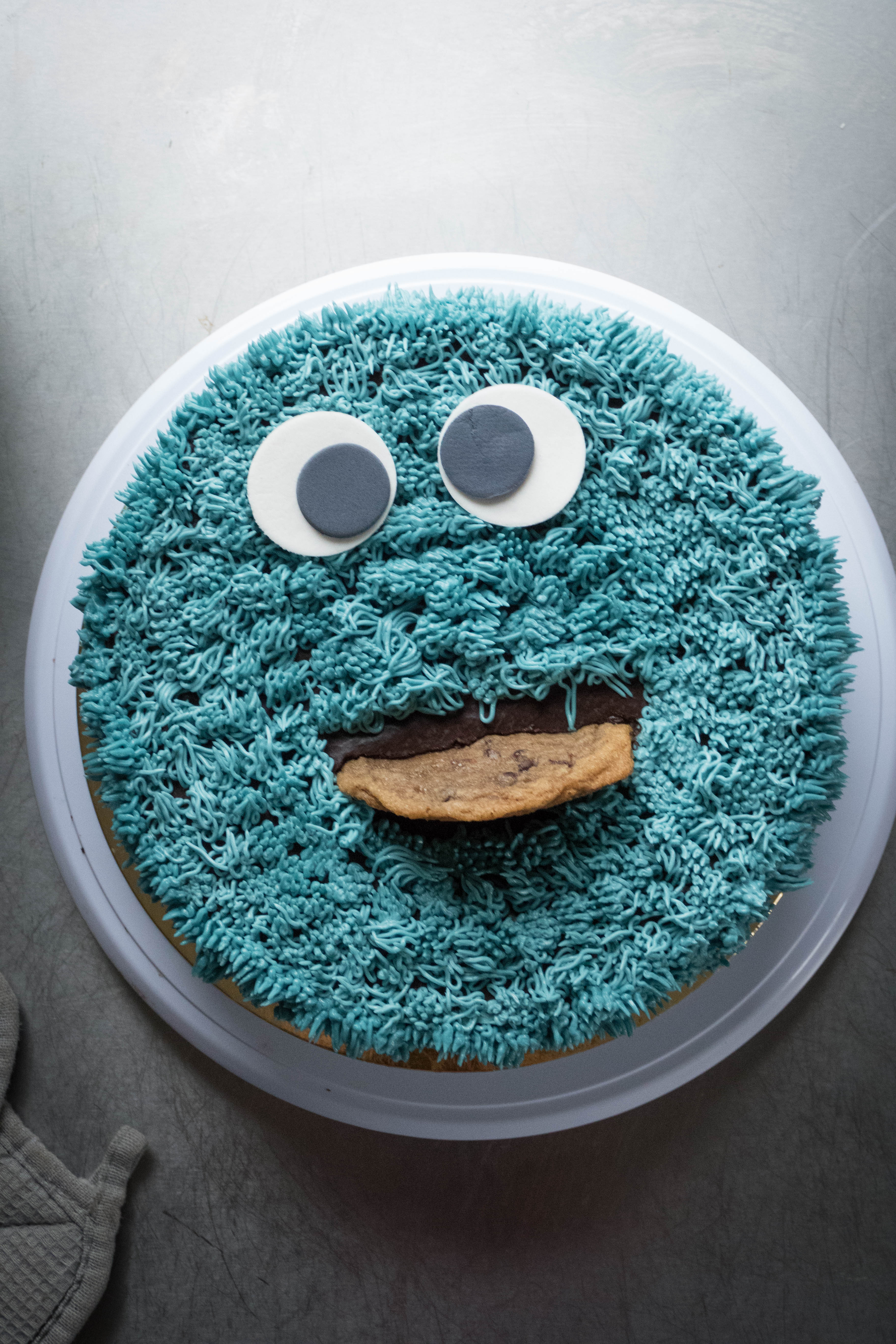 Easy Cookie Monster Cake - It's Raining Flour