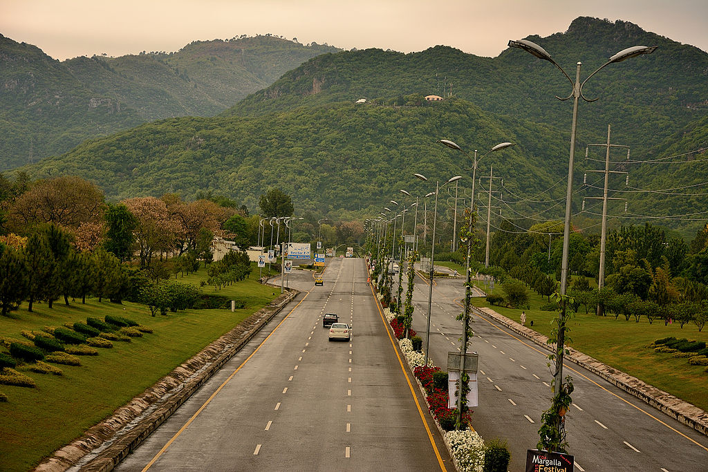 7th_Avenue_Islamabad_-_a_different_view.JPG