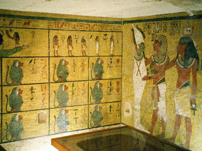 tutankhamon-tomba-decorazioni.jpg