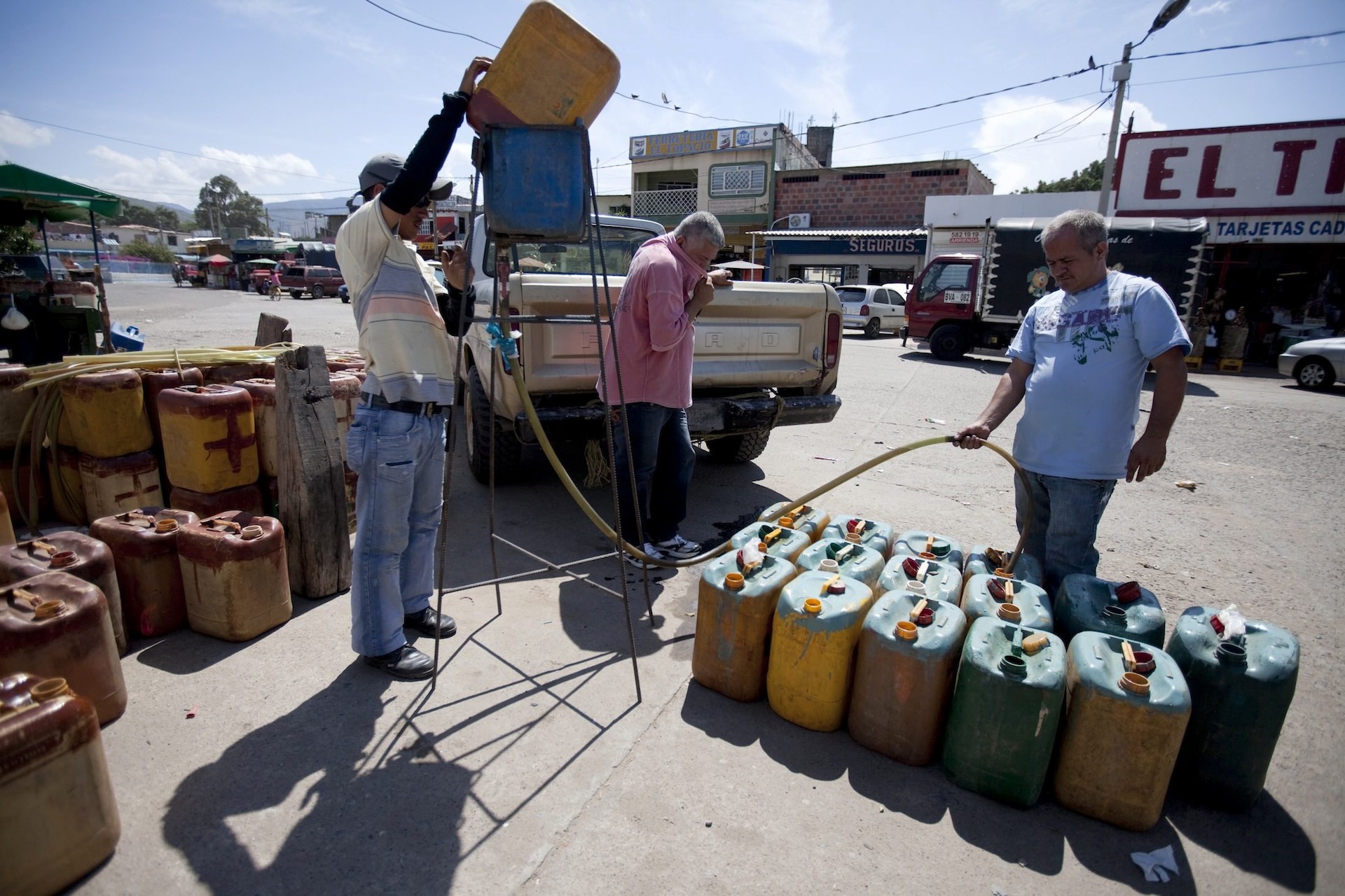 venezuela-contrabando-gasolina.jpg