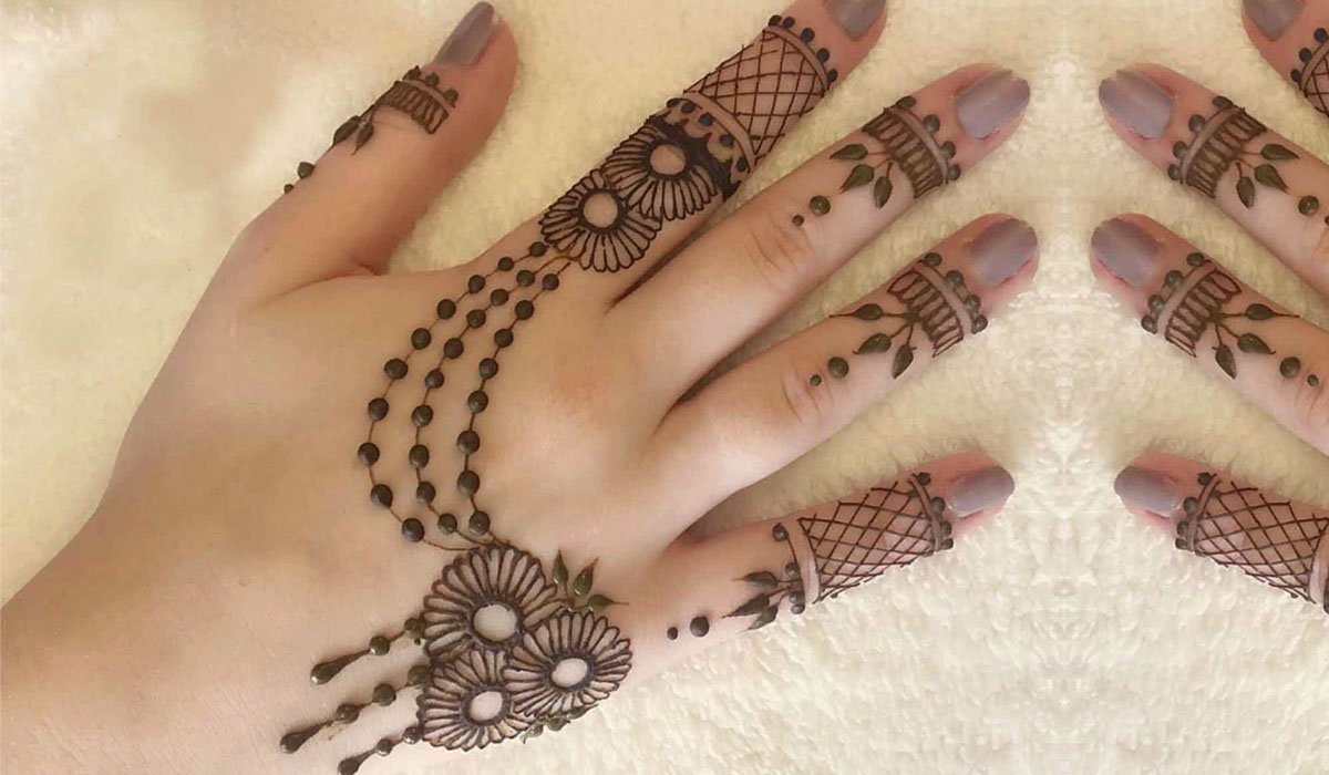 Simple-Hand-Mehndi-Designs-2017.jpg