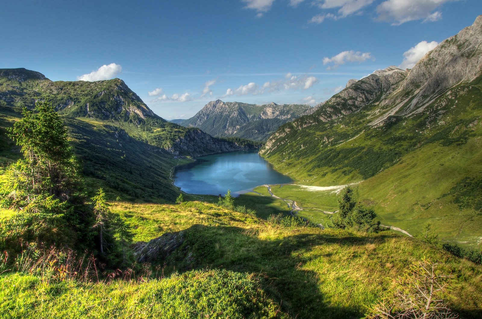 mountainscape_with_lake.jpg