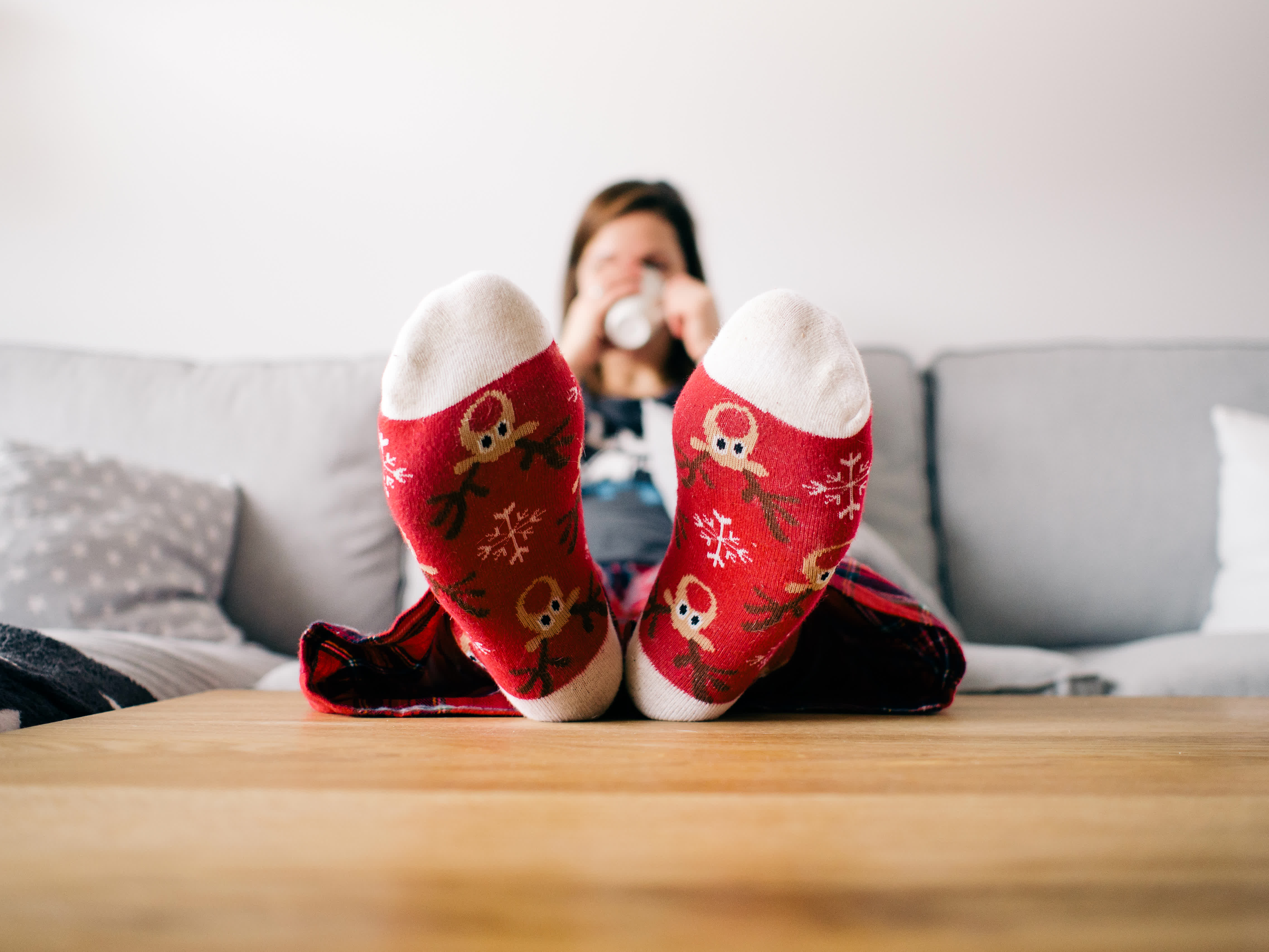 socks-feet-pajamas-table-85842.jpg