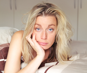 blonde-woman-bored-in-bed.jpg