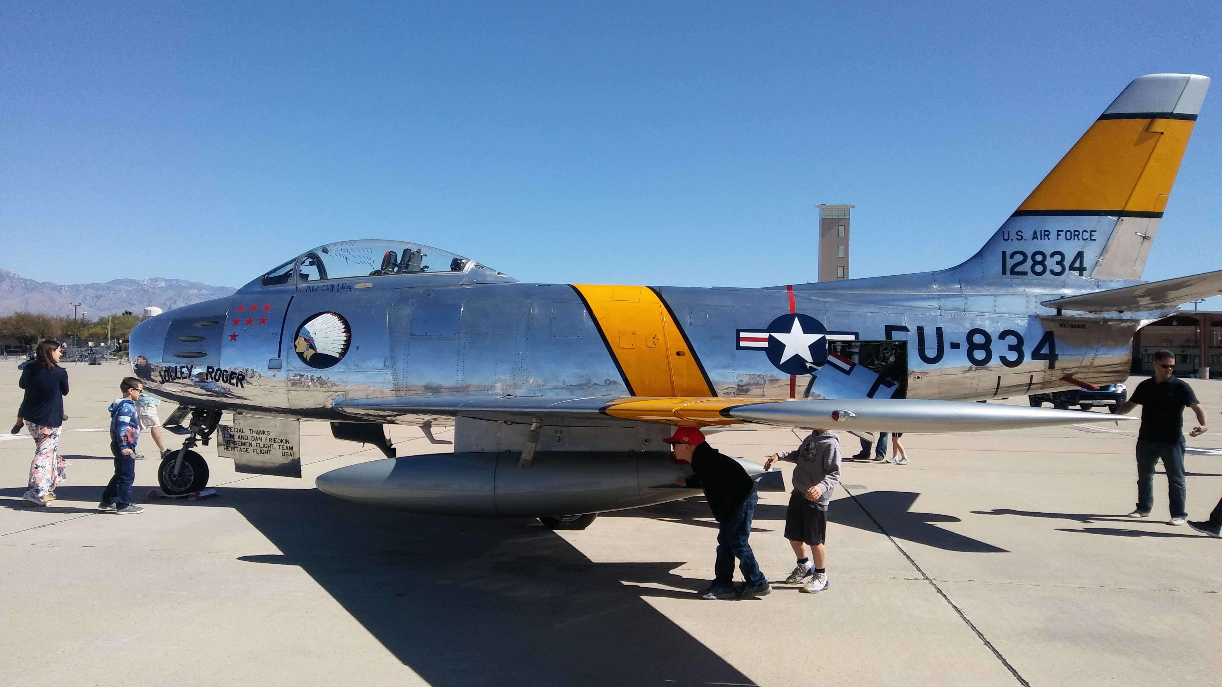 F-86F Sabre FU834.jpg