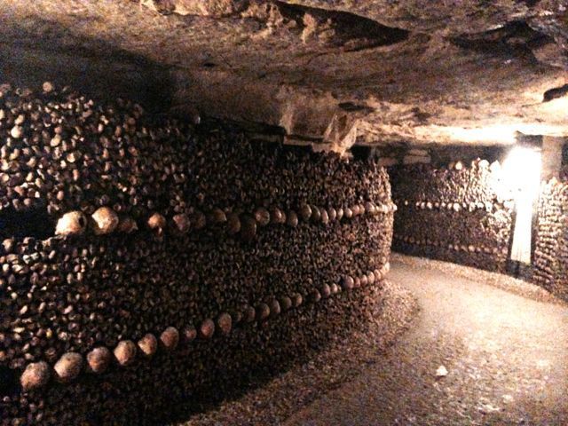 Paris_catacombs4.jpg