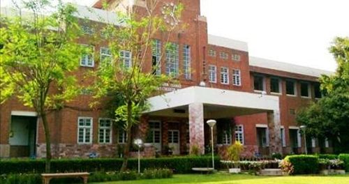 fatima-jinnah-medical-college.jpg