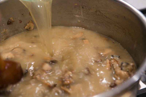 cream-of-wild-mushroom-soup-method-10-600x400.jpg