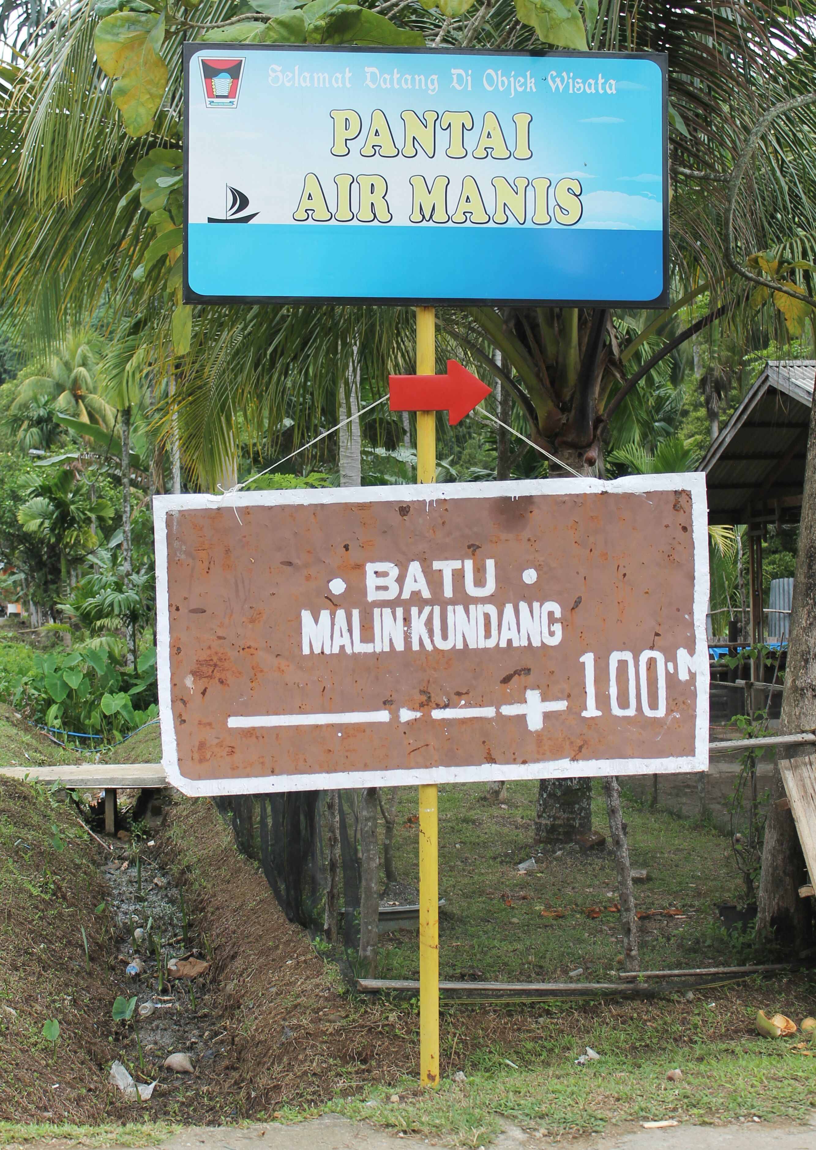 Batu Malin Kundang Di Pantai Air Manis Legenda Anak Durhaka