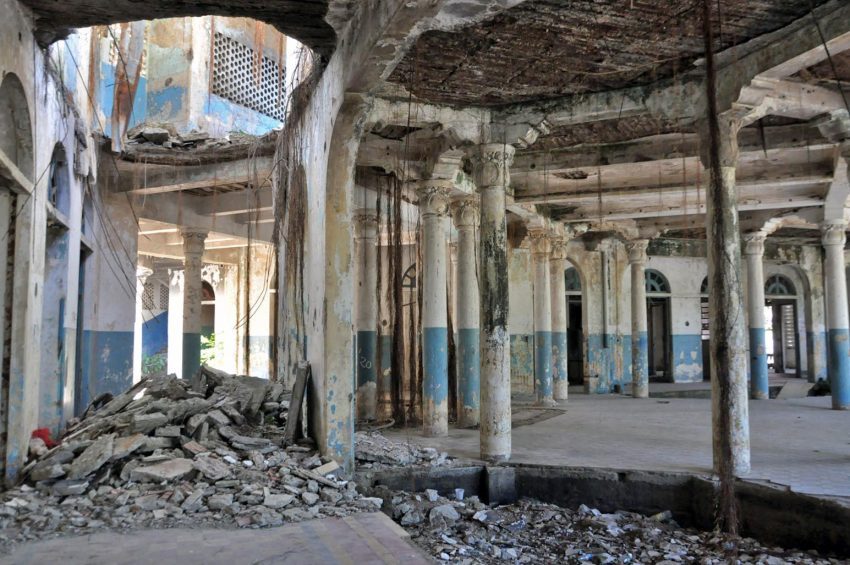 Hotel-Miramar-en-Macuto-deterioro-absoluto-de-un-monumento-nacional.-Foto-Cruz-A.-Sojo-noviembre-de-2017..jpg