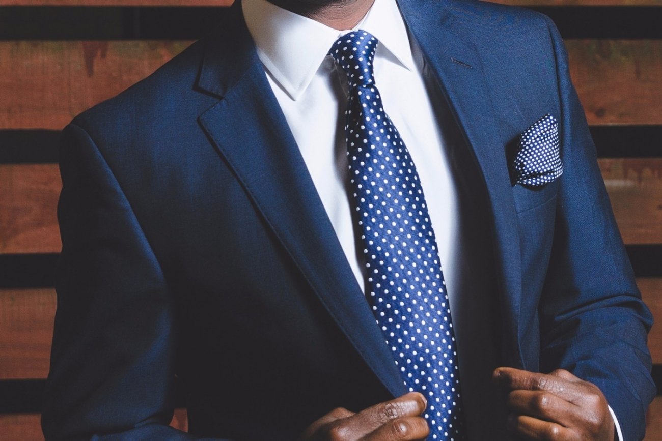 20150406171632-suit-man-jacket-corporate-business-shirt-tie-man.jpeg