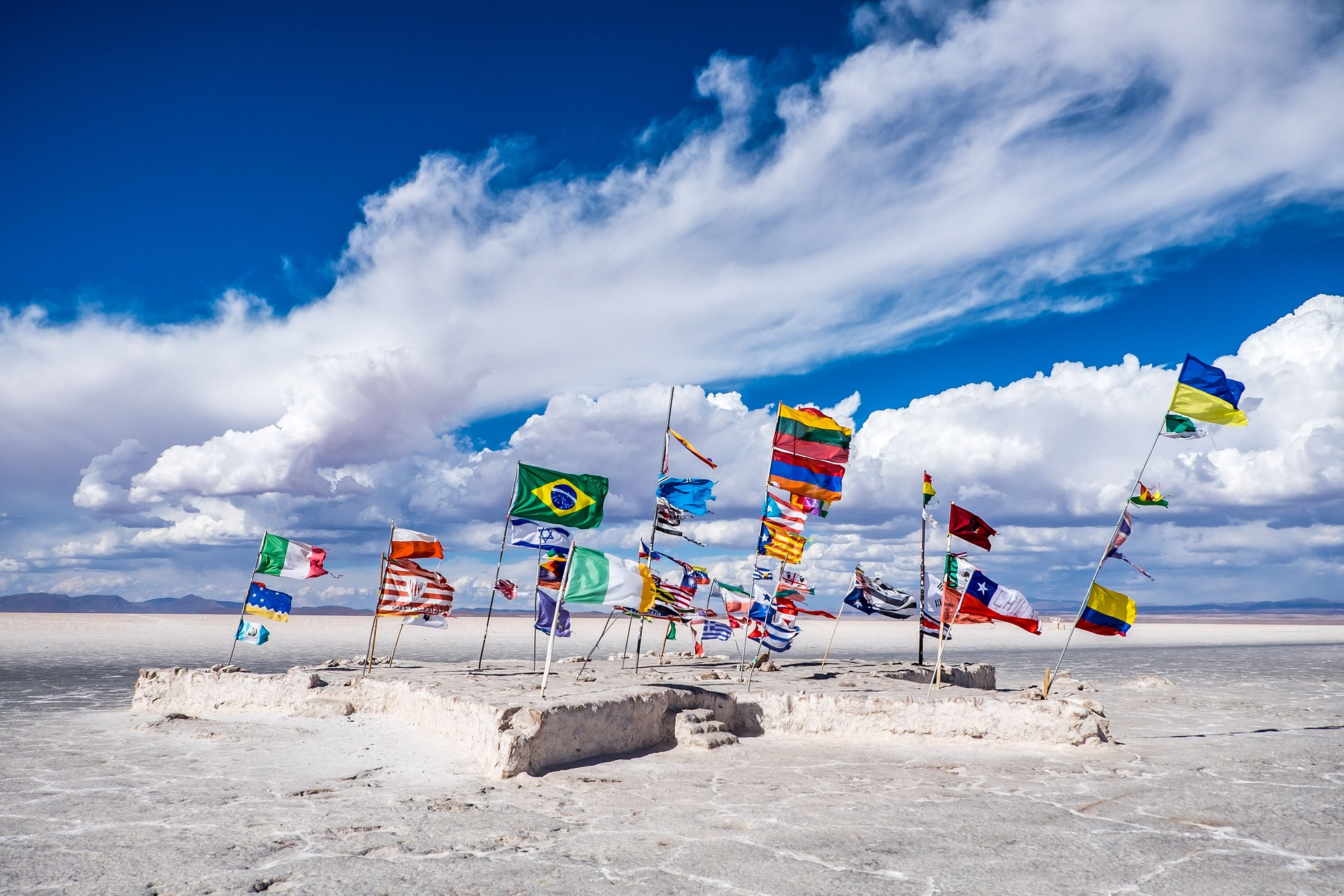 salar-de-uyuni-2494518_1920.jpg