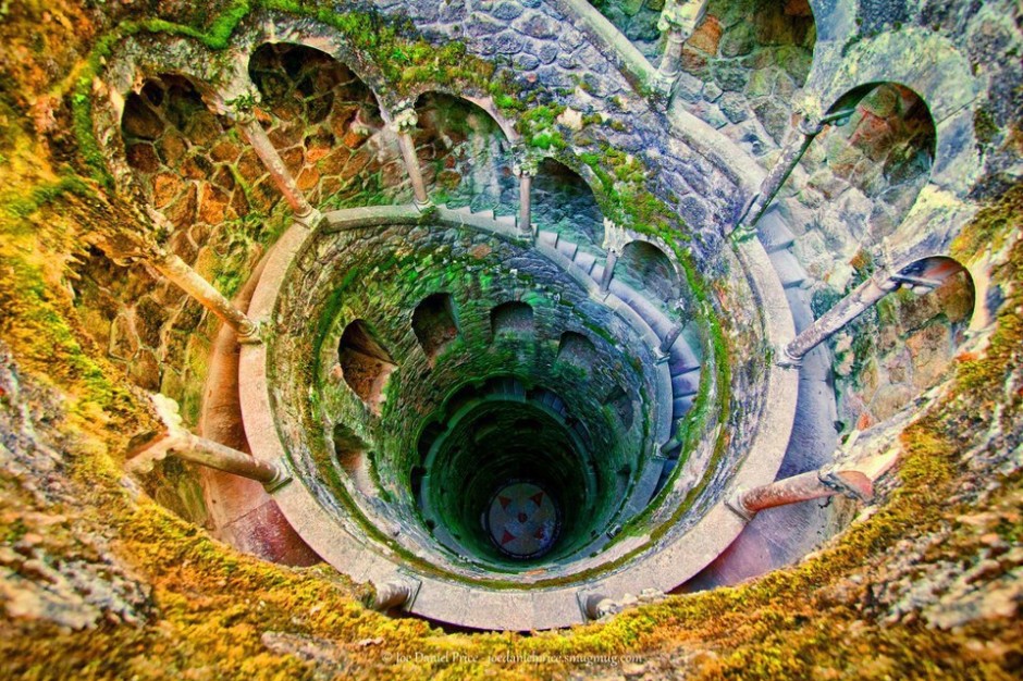 The-Iniciatic-Well-Sintra-Portugal-940x626.jpg