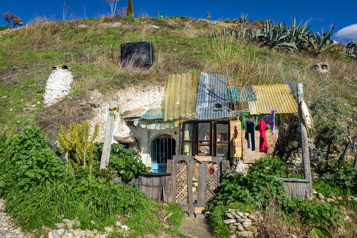 sacromonte-gypsy-cave-1200x1200.jpg