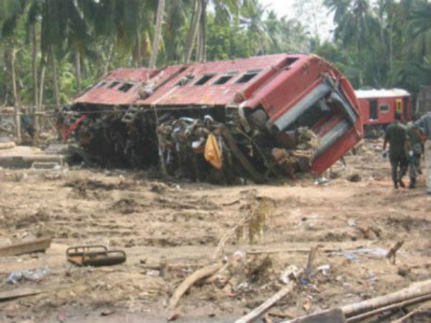 sri-lanka-trainwreck-610x458.jpg