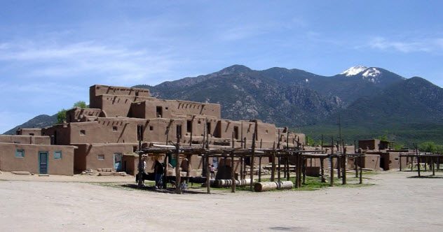 3-taos-pueblo.jpg