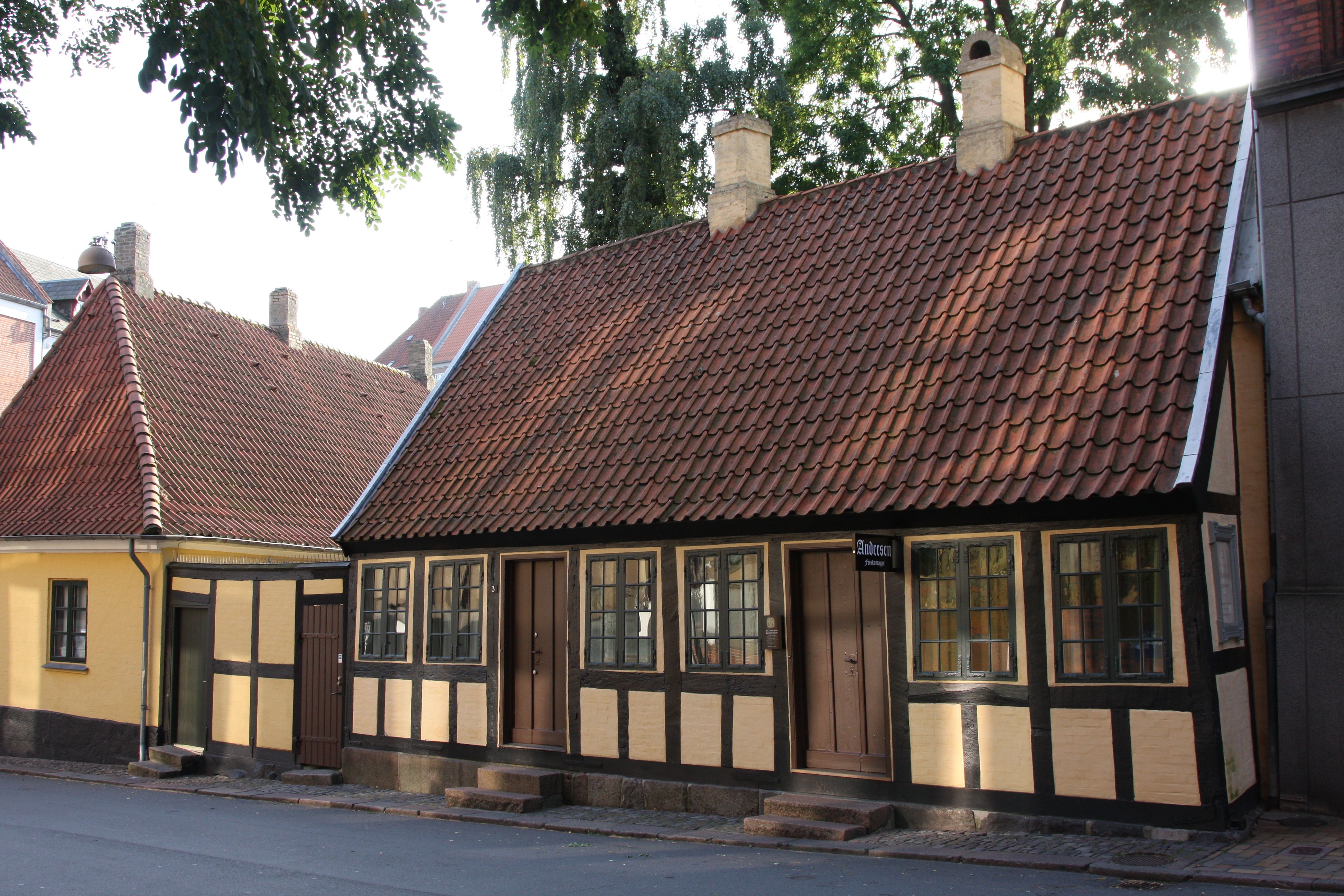 Denmark-odense-hans_christian_andersen-childhood_home.jpg