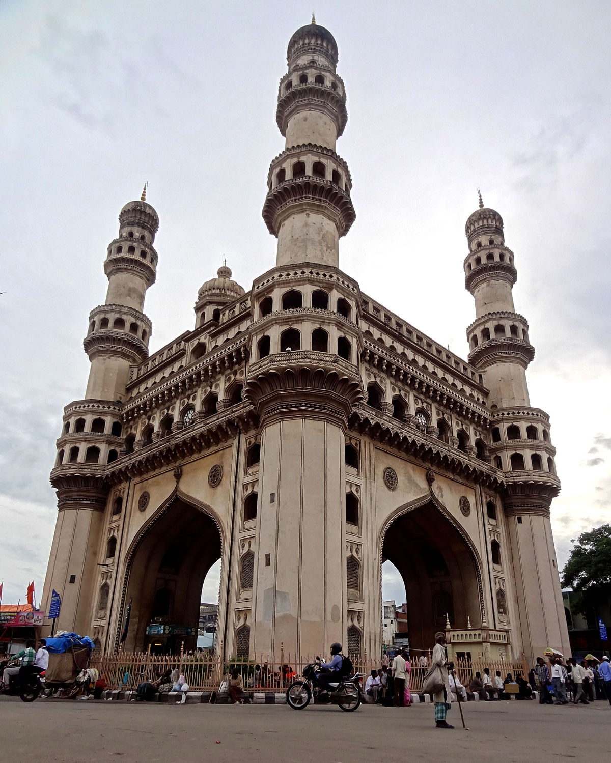 1200px-Charminar-Pride_of_Hyderabad.jpg