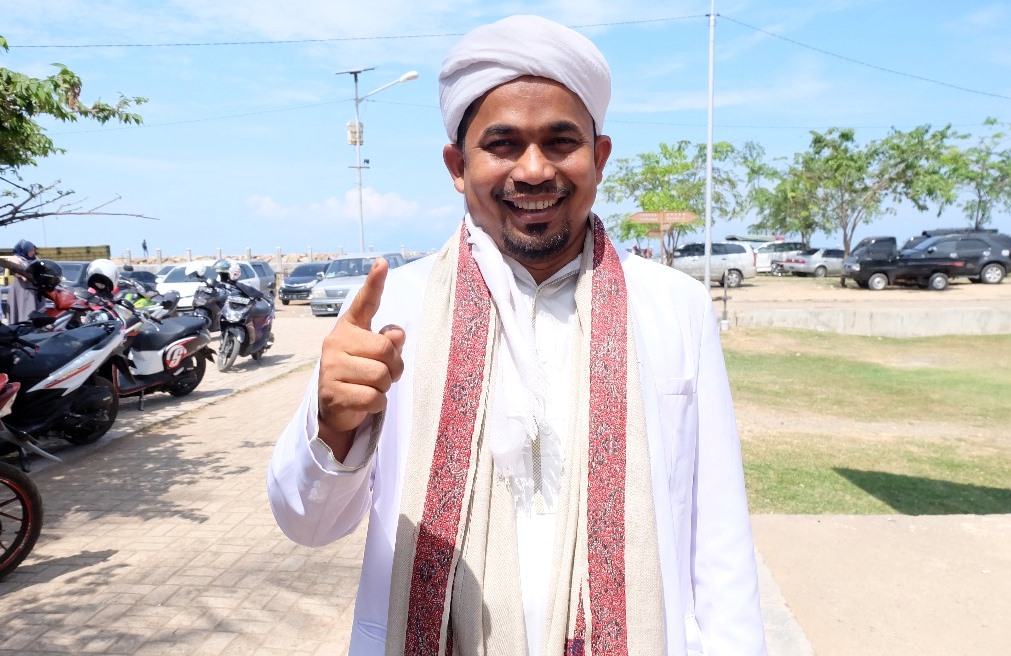 Ketua FPI Aceh, Tgk Muslim At Thahiry.jpg