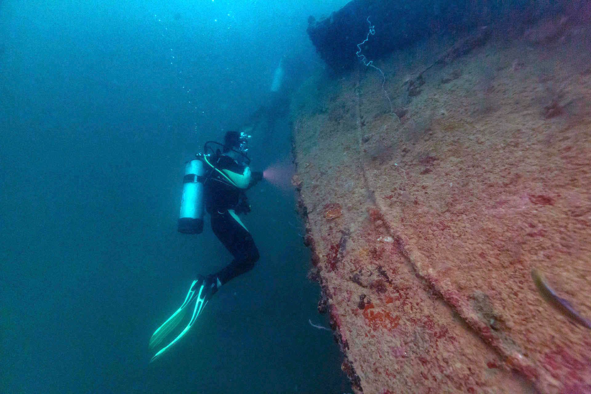 Shipwreck dive