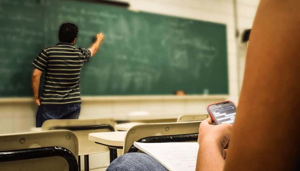 classroom-board-blurred-1050x600.jpg