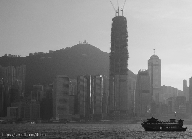 hongkong-skyline-bw.jpg