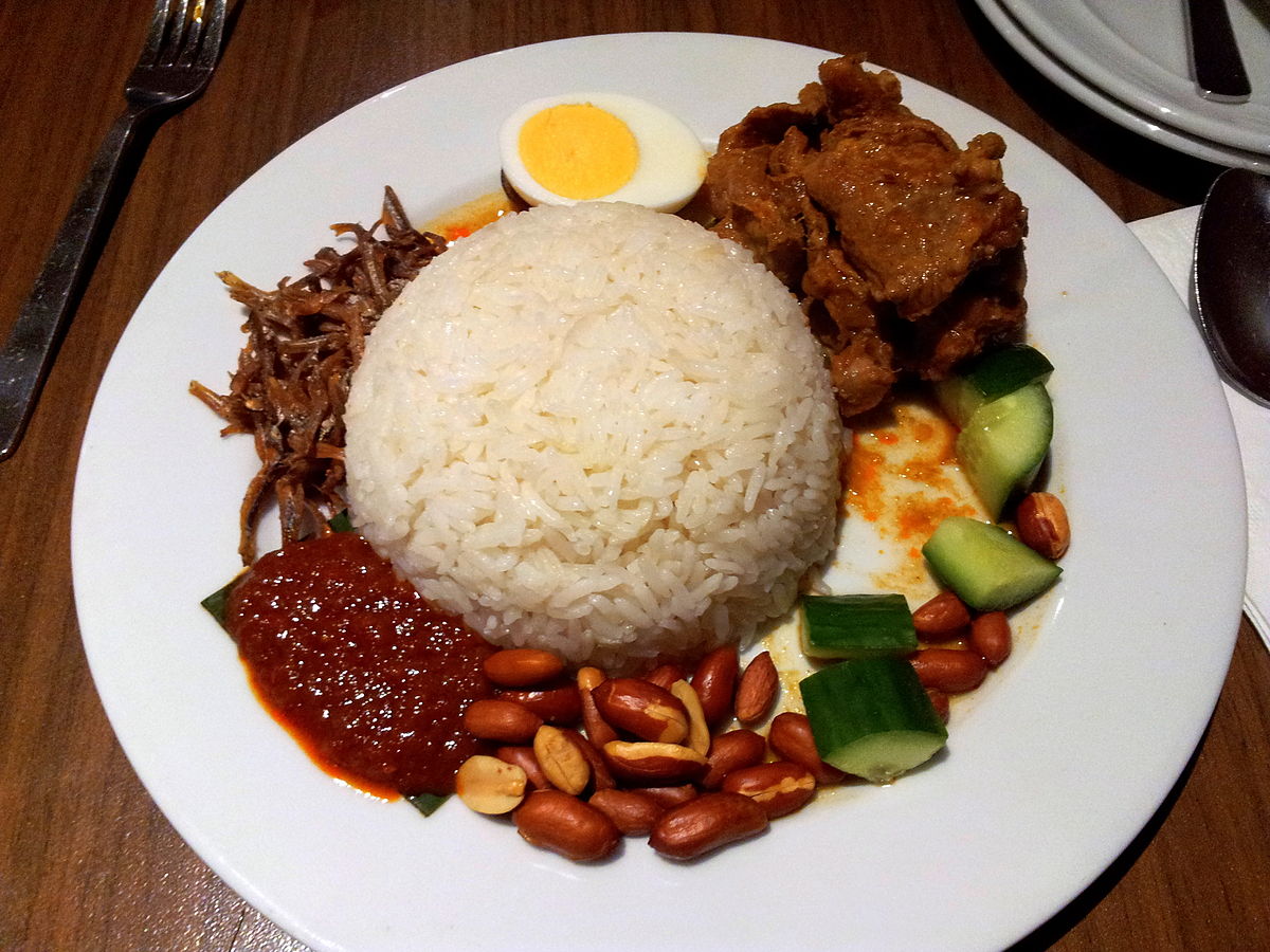 1200px-Nasi_Lemak,_Mamak,_Sydney (2).jpg