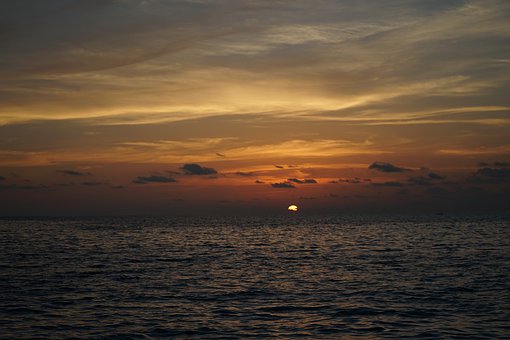 sunset-2171601__340.jpg