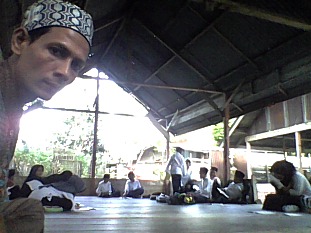 foto ngajar di yayasan Bahrul Ulum.png